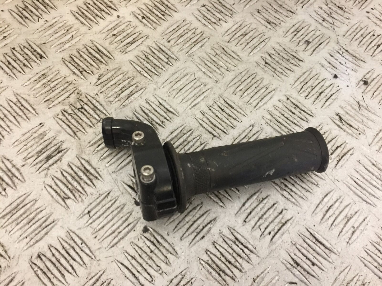 YAMAHA XJR1300 XJR 1300 THROTTLE HOUSING  YEAR 1999-2005  (STOCK 708)