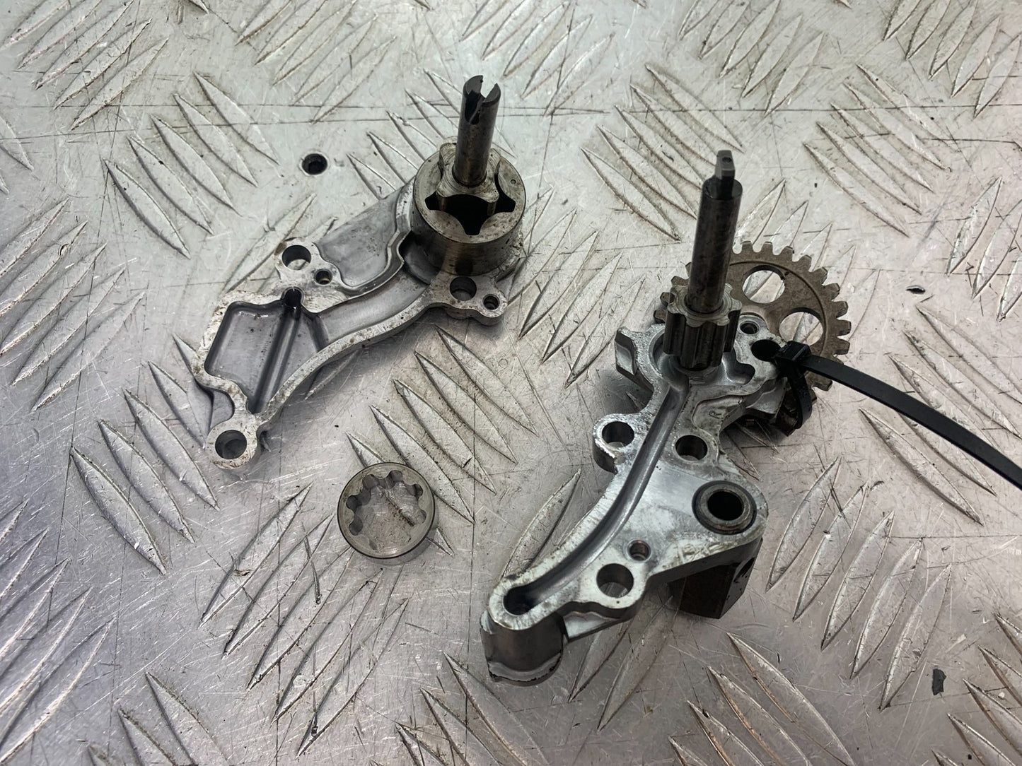 KAWASAKI KXF450 KXF 450 OIL PUMP YEAR 2009-2015 CMB1217)