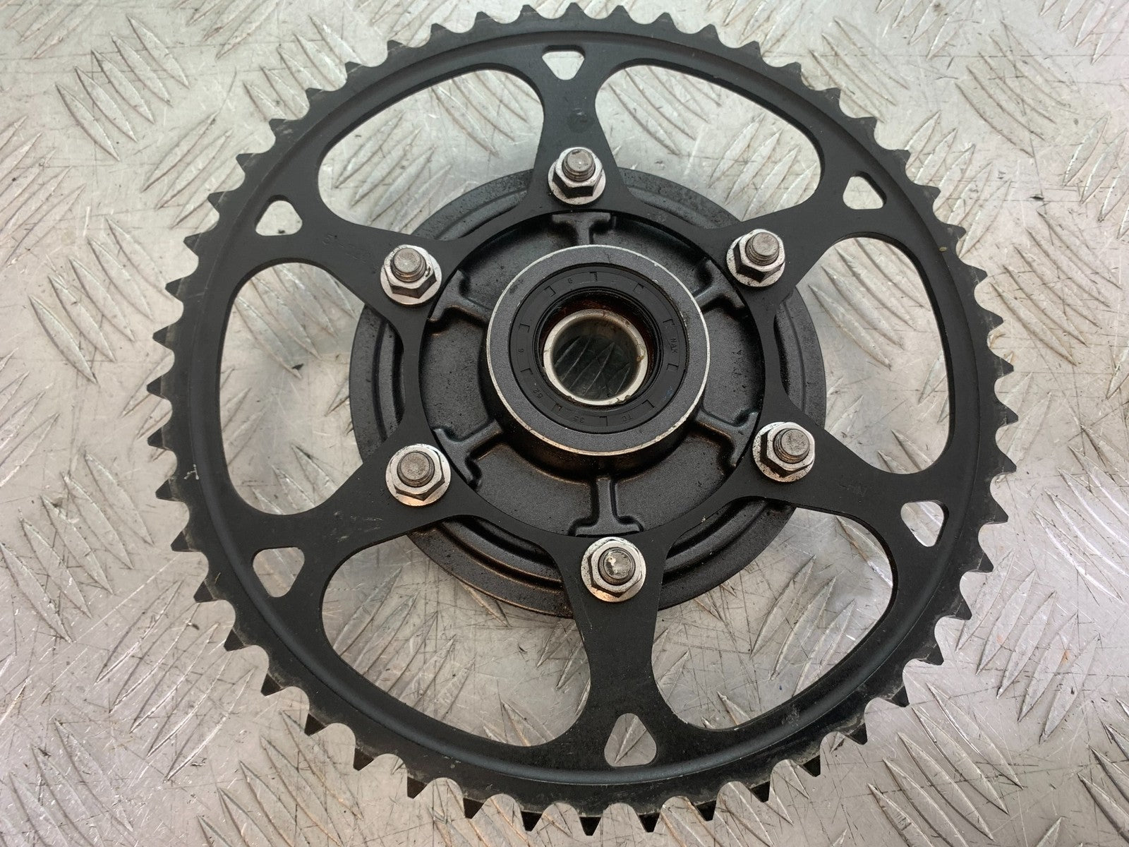 TRIUMPH TRIDENT 660 SPROCKET CARRIER  YEAR 2021-2024 (CMB1295)