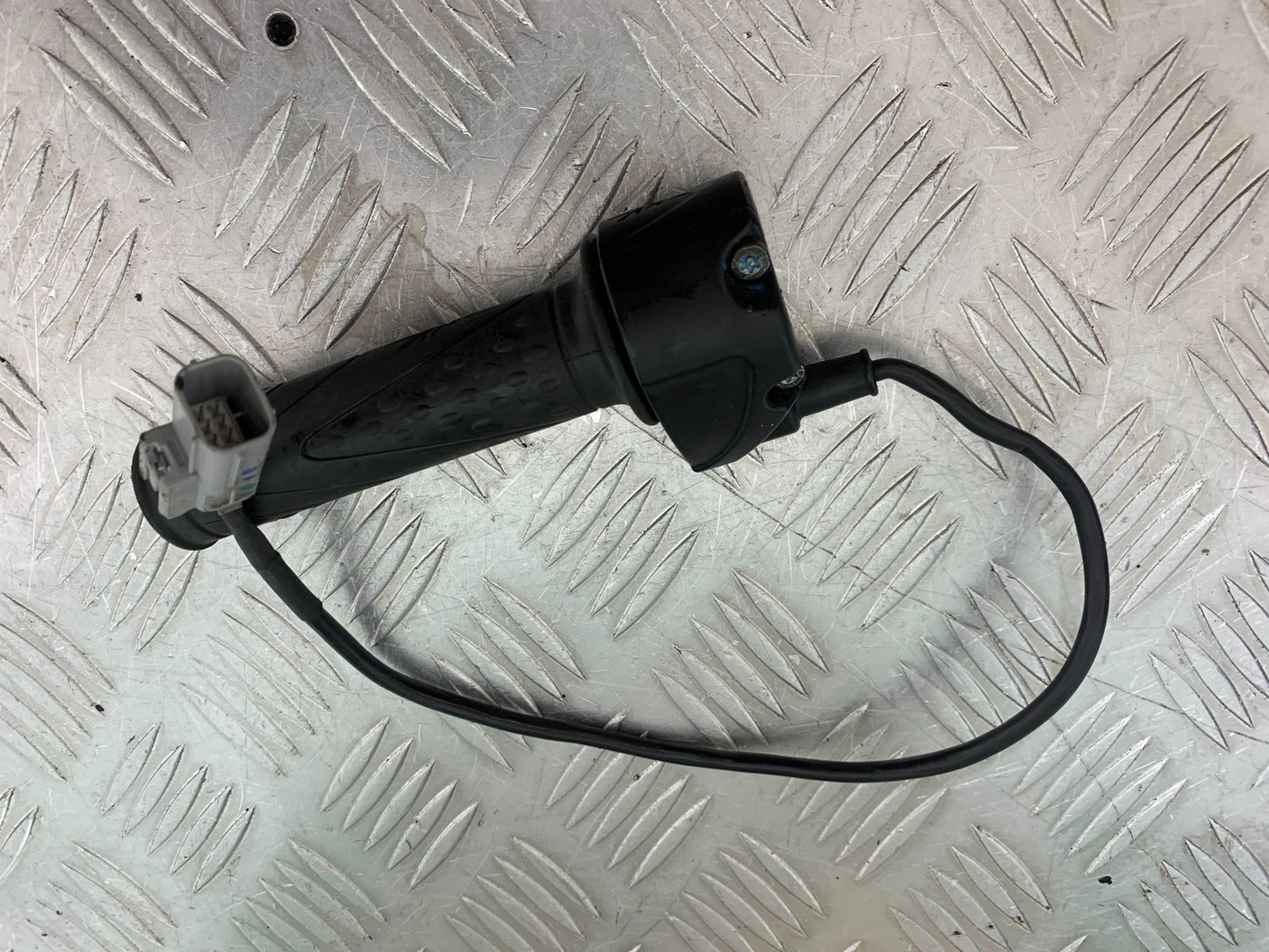 MV AGUSTA 800 F3 THROTTLE AND GRIP  YEAR 2013-2016 (CMB1152)