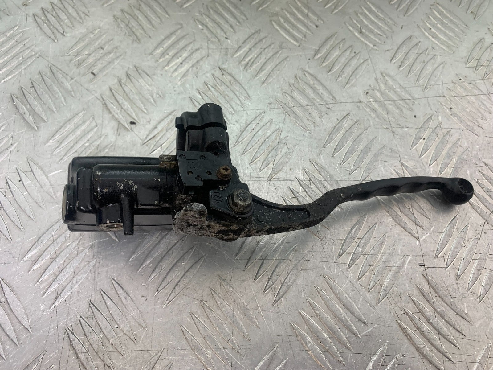 KAWASAKI GPZ600 GPZ 600 BRAKE MASTER CYLINDER   YEAR 1988-90 (CMB1258)
