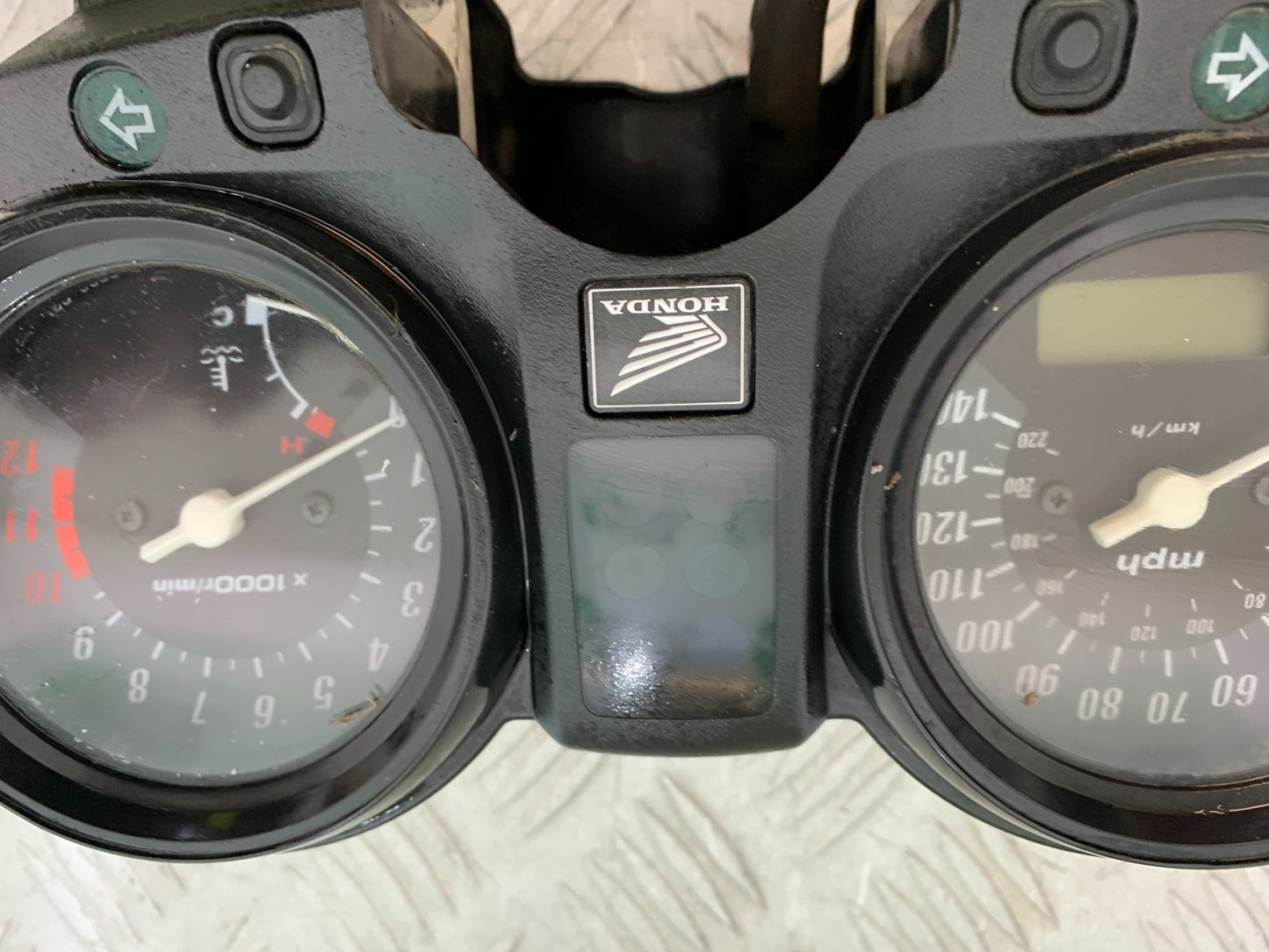 HONDA CBF500 CBF 500 CLOCKS SPEEDO DASH   YEAR 2004-2008  (CMB1294)