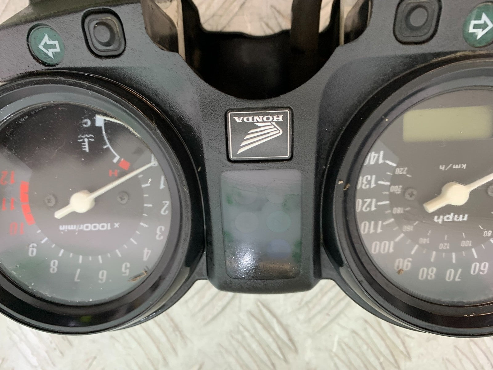 HONDA CBF500 CBF 500 CLOCKS SPEEDO DASH   YEAR 2004-2008  (CMB1294)