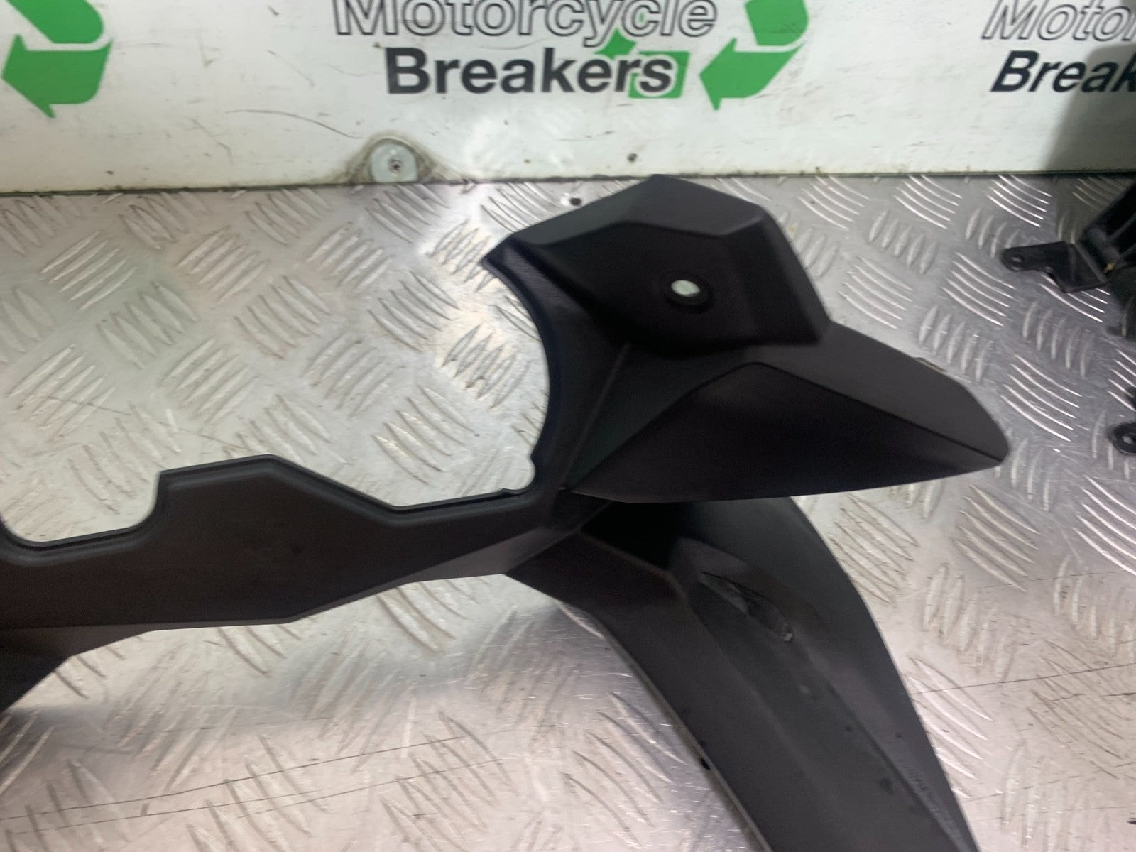 YAMAHA XJ6 XJ6-S CLOCK SURROUND   YEAR 2009-2015  (CMB1212)