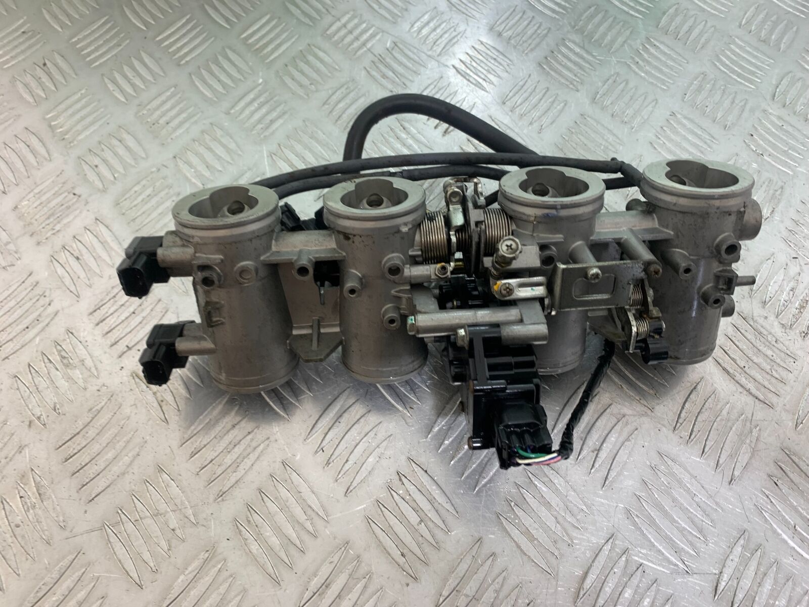 KAWASAKI Z750 Z 750 THROTTLE BODIES  YEAR 2004-2006  (CMB1104)