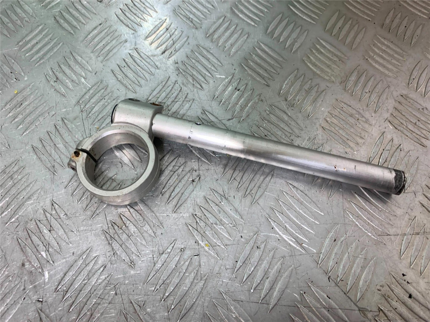 DUCATI 848 RIGHT HANDLEBAR YEAR 2008-2010 (CMB1323)