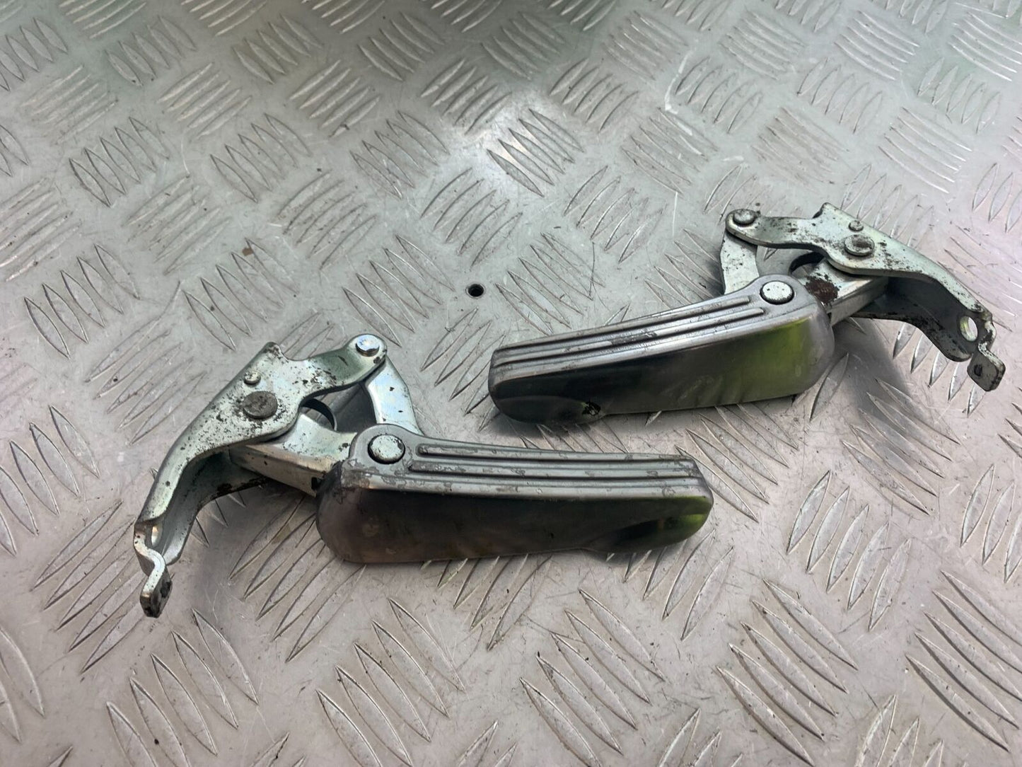 PIAGGIO VESPA GTS 300 FOOTPEGS  YEAR 2010 (CMB1062)