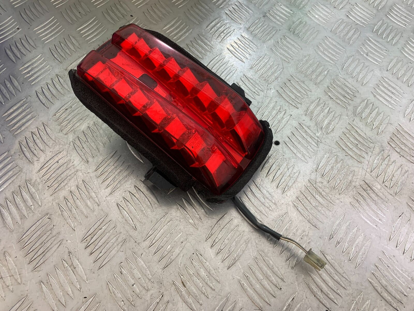 SUZUKI SV1000 SV 1000 K3 REAR LIGHT  YEAR 2003-2006 (CMB1111)