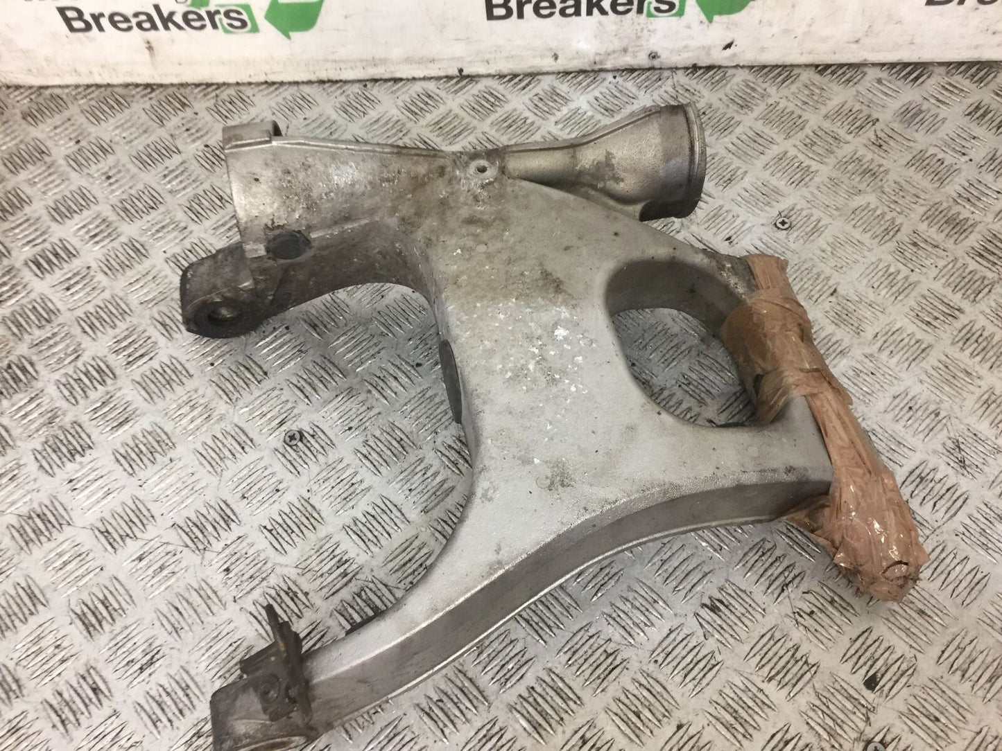 KAWASAKI GTR1400 GTR 1400 SWINGARM  YEAR 2010 (STOCK 716)