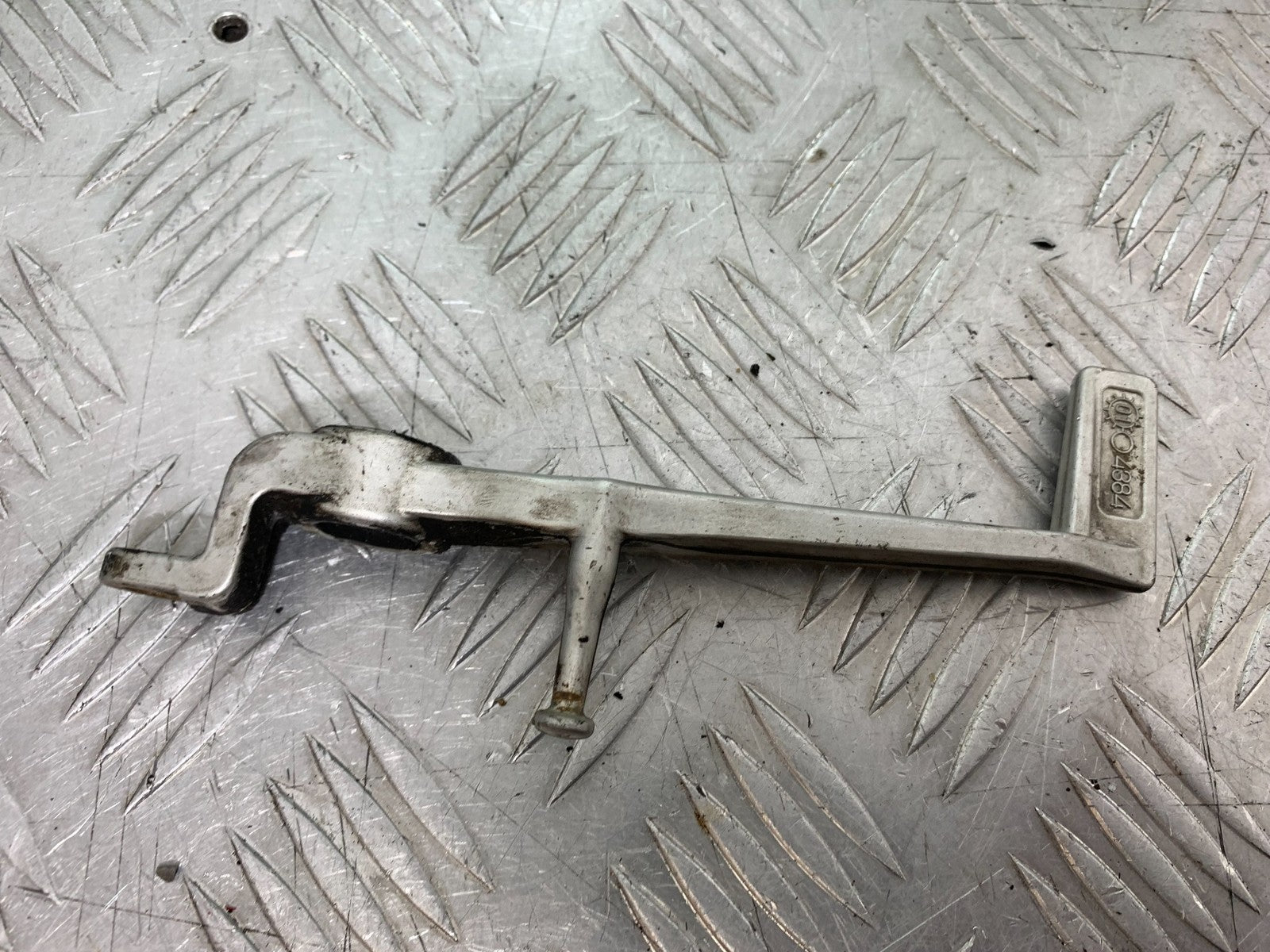 TRIUMPH 955i DAYTONA REAR BRAKE PEDAL  YEAR 2002-2006 (CMB1229)