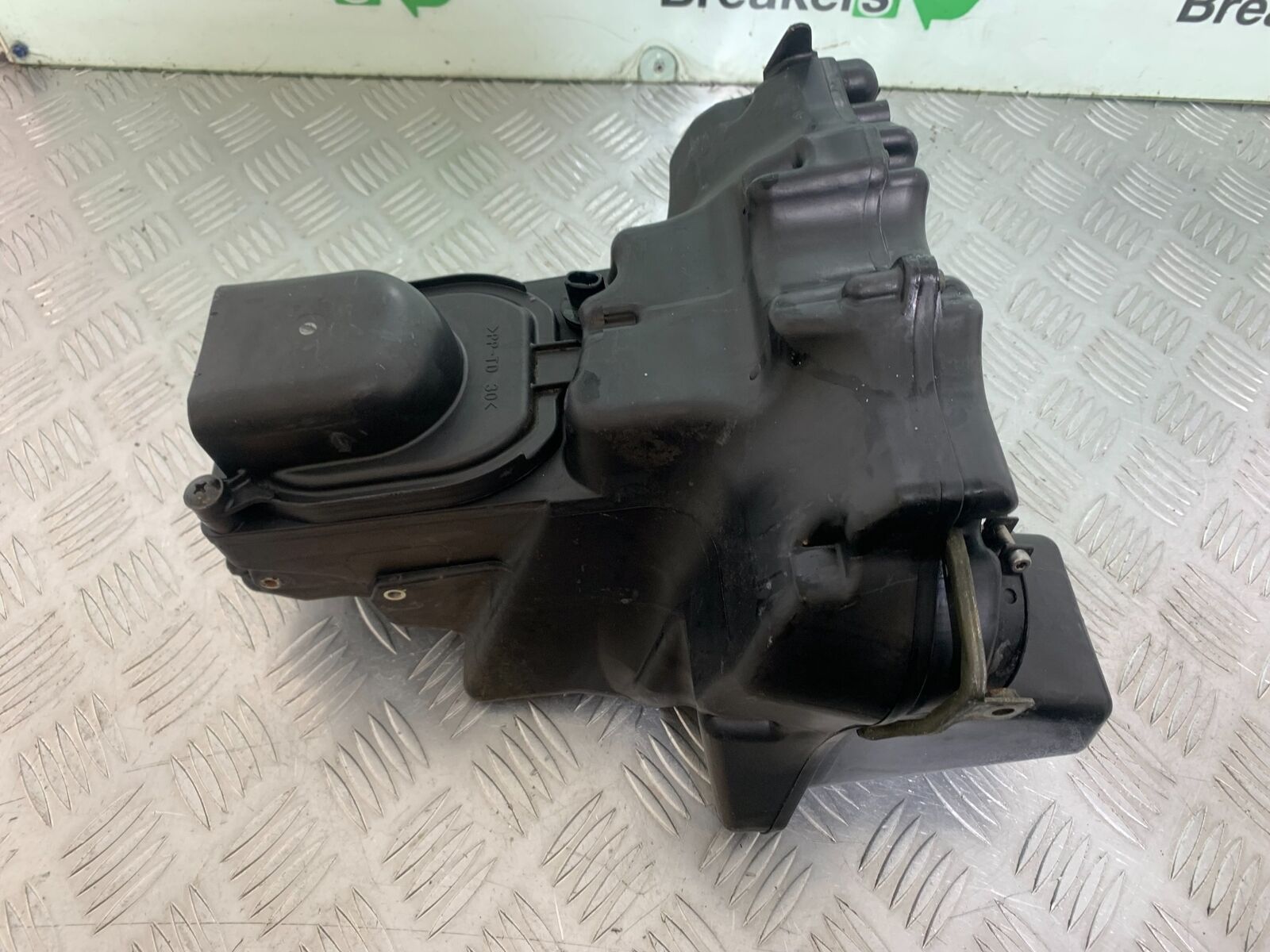 KAWASAKI Z750 Z 750 AIRBOX YEAR 2004-2006  (CMB1104)