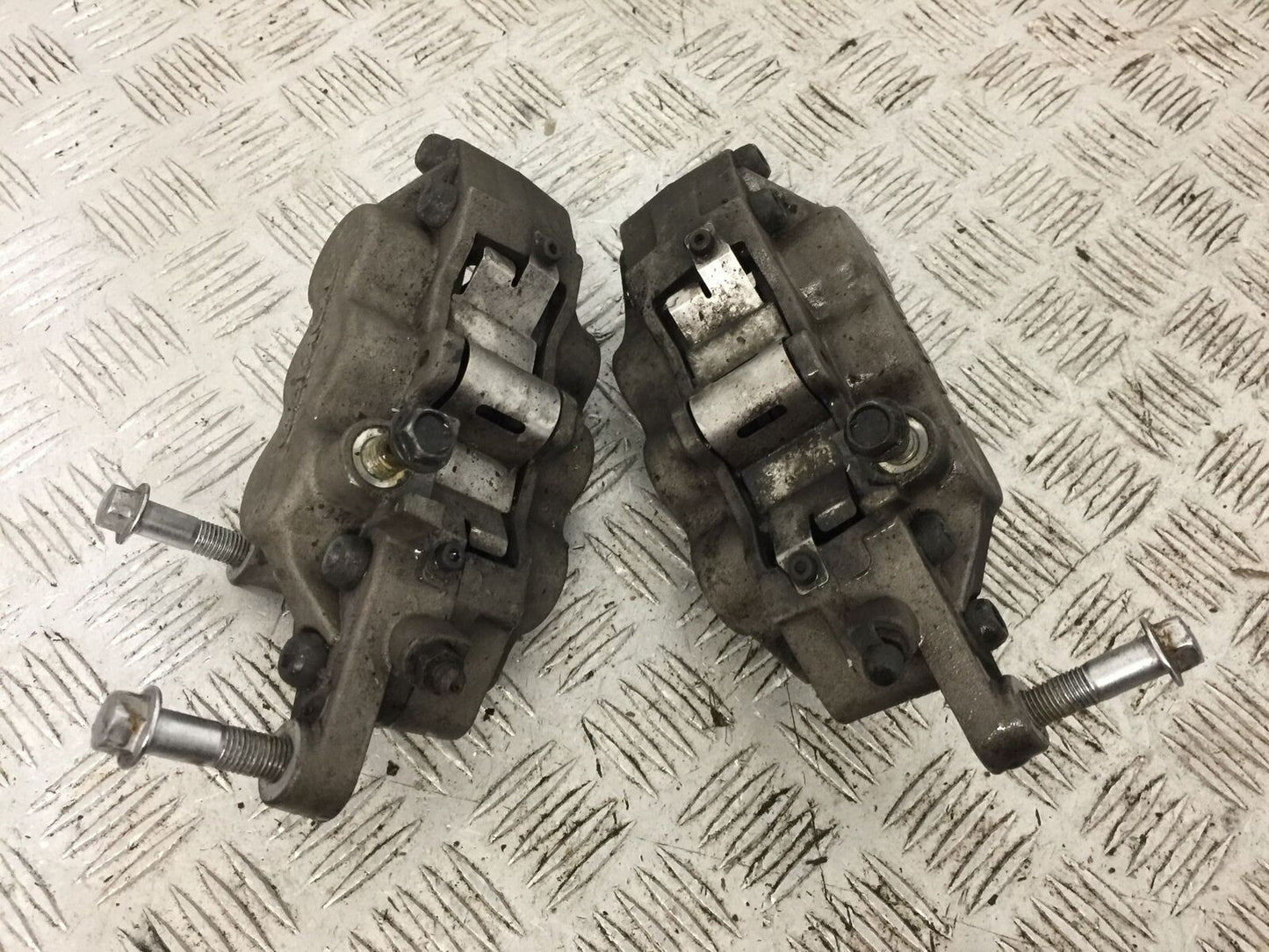 KAWASAKI ZRX1100 ZRX 1100 FRONT BRAKE CALIPERS   YEAR 1997-2001 (STOCK 808)