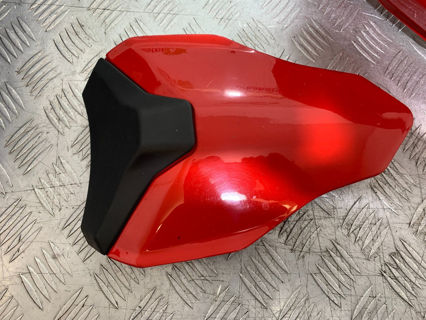DUCATI 848 REAR SEAT COWL  YEAR 2008-2010 (CMB1323)