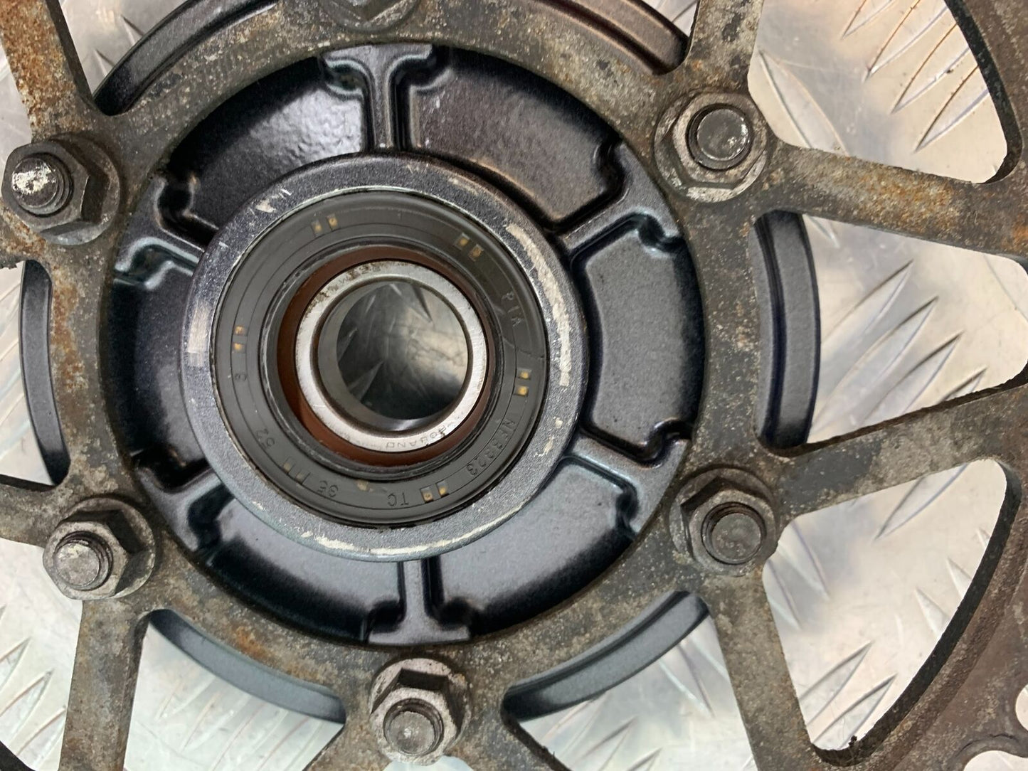 TRIUMPH TIGER 800 XC SPROCKET CARRIER   YEAR 2011-2014 (CMB1022)