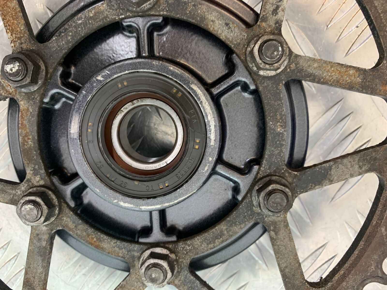 TRIUMPH TIGER 800 XC SPROCKET CARRIER   YEAR 2011-2014 (CMB1022)