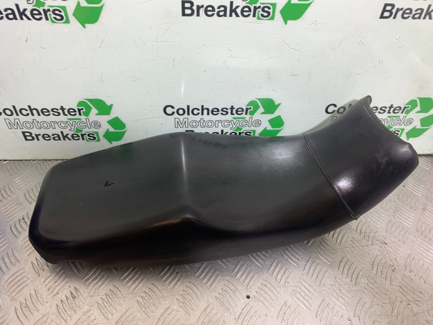 TRIUMPH TROPHY 900 SEAT  YEAR 1991-95 (CMB1251)