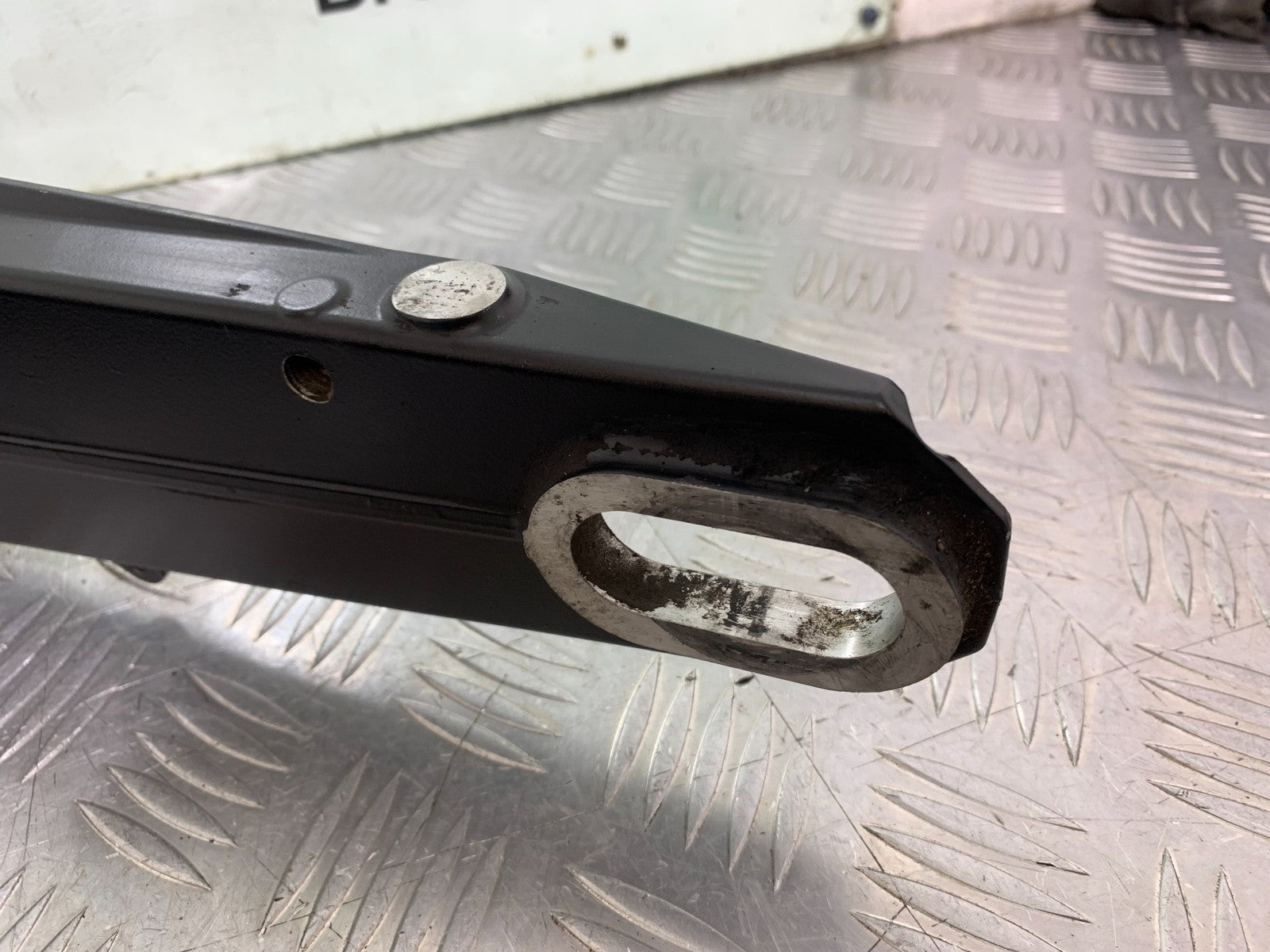 KTM 690 DUKE R LC4 SWINGARM YEAR 2012-2015  (CMB1180)