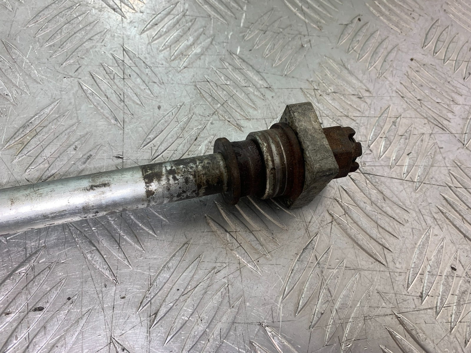 KAWASAKI 650 VERSYS REAR WHEEL SPINDLE YEAR 2015-2018 (CMB1288)