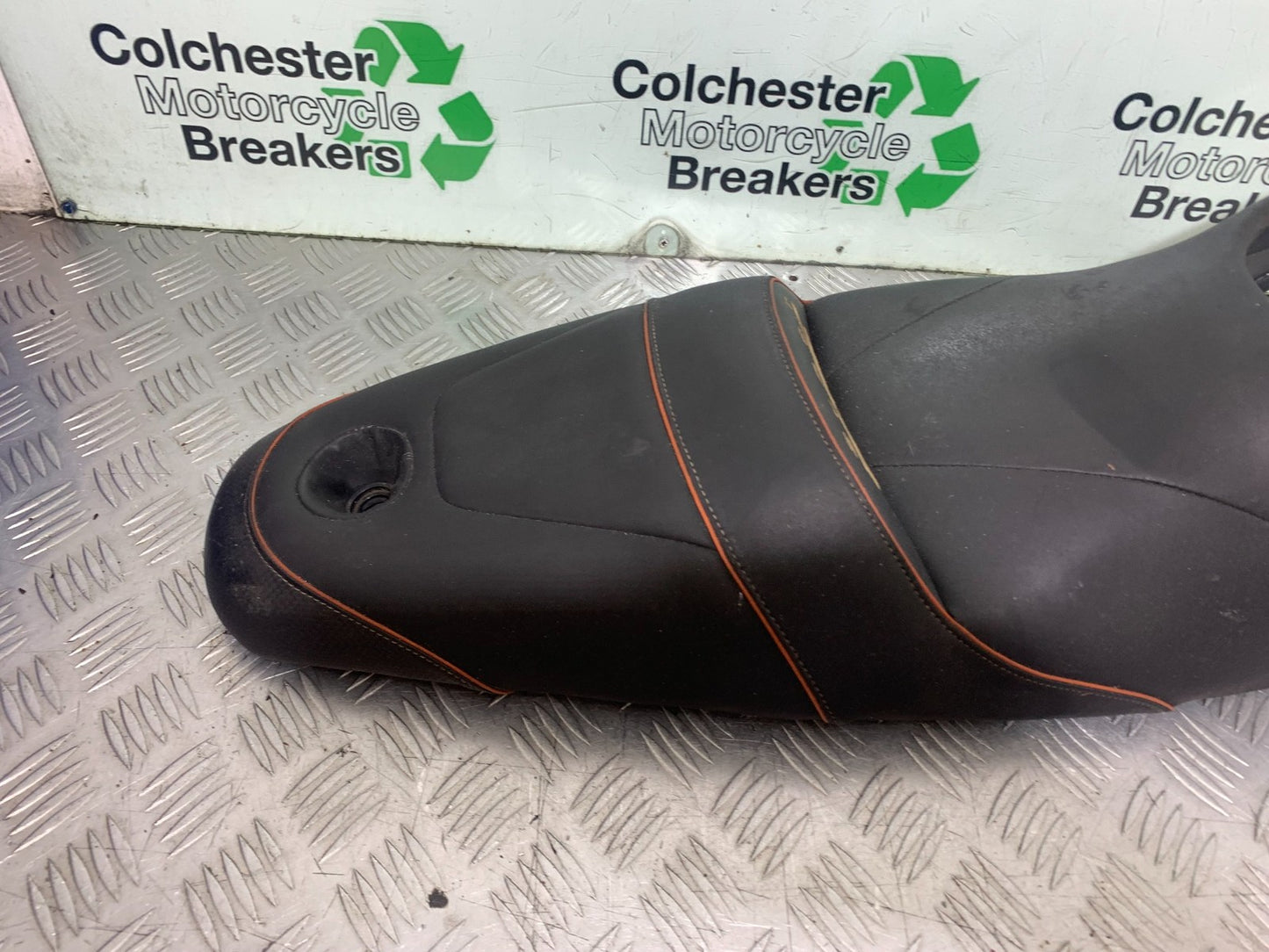 KTM 990 SUPER DUKE SEAT  YEAR 2007-2011  (CMB1207)