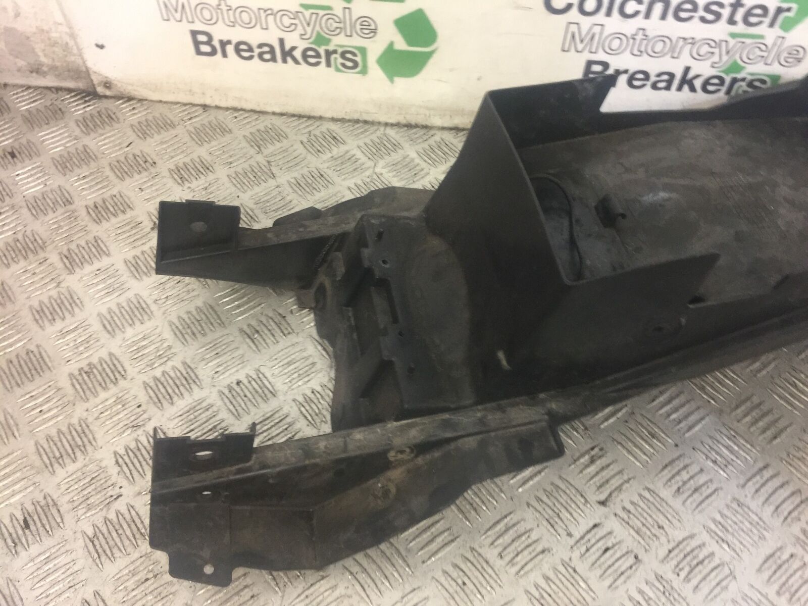 SUZUKI DL 650 V-STROM UNDERTRAY YEAR 2017 (STOCK 638)
