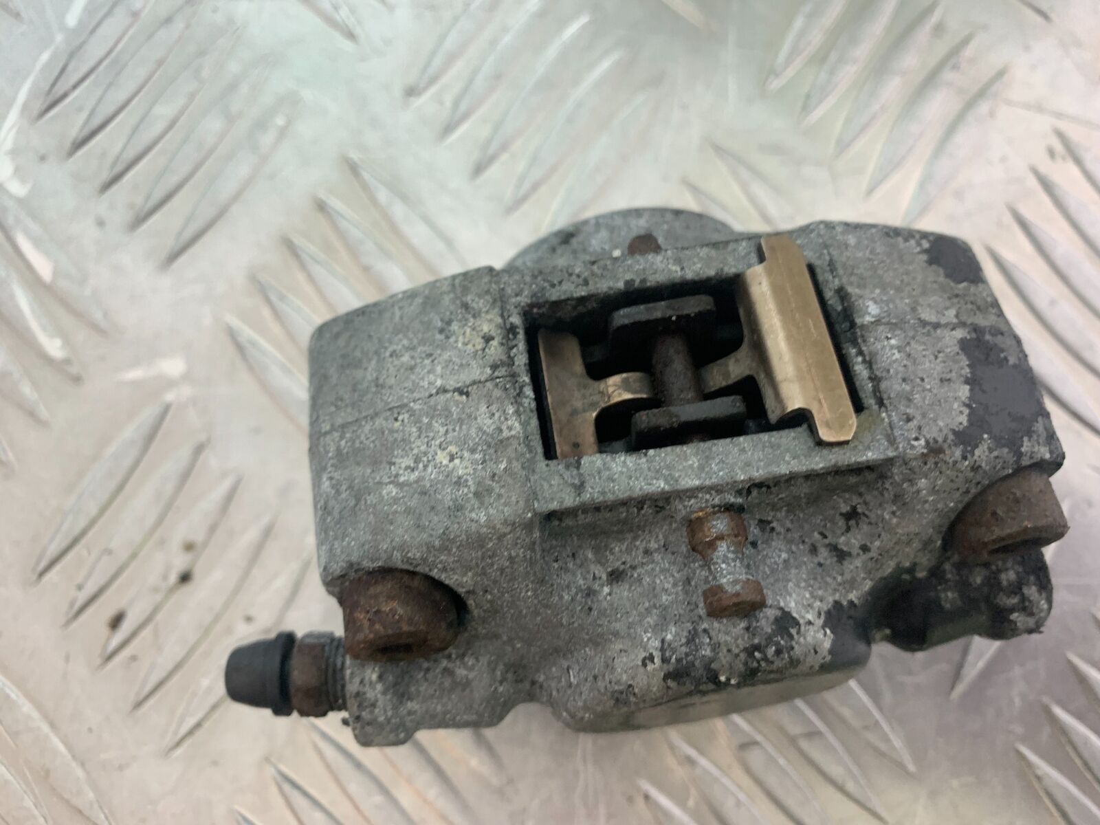 PIAGGIO VESPA GTS 300 REAR BRAKE CALIPER  YEAR 2010 (CMB1062)