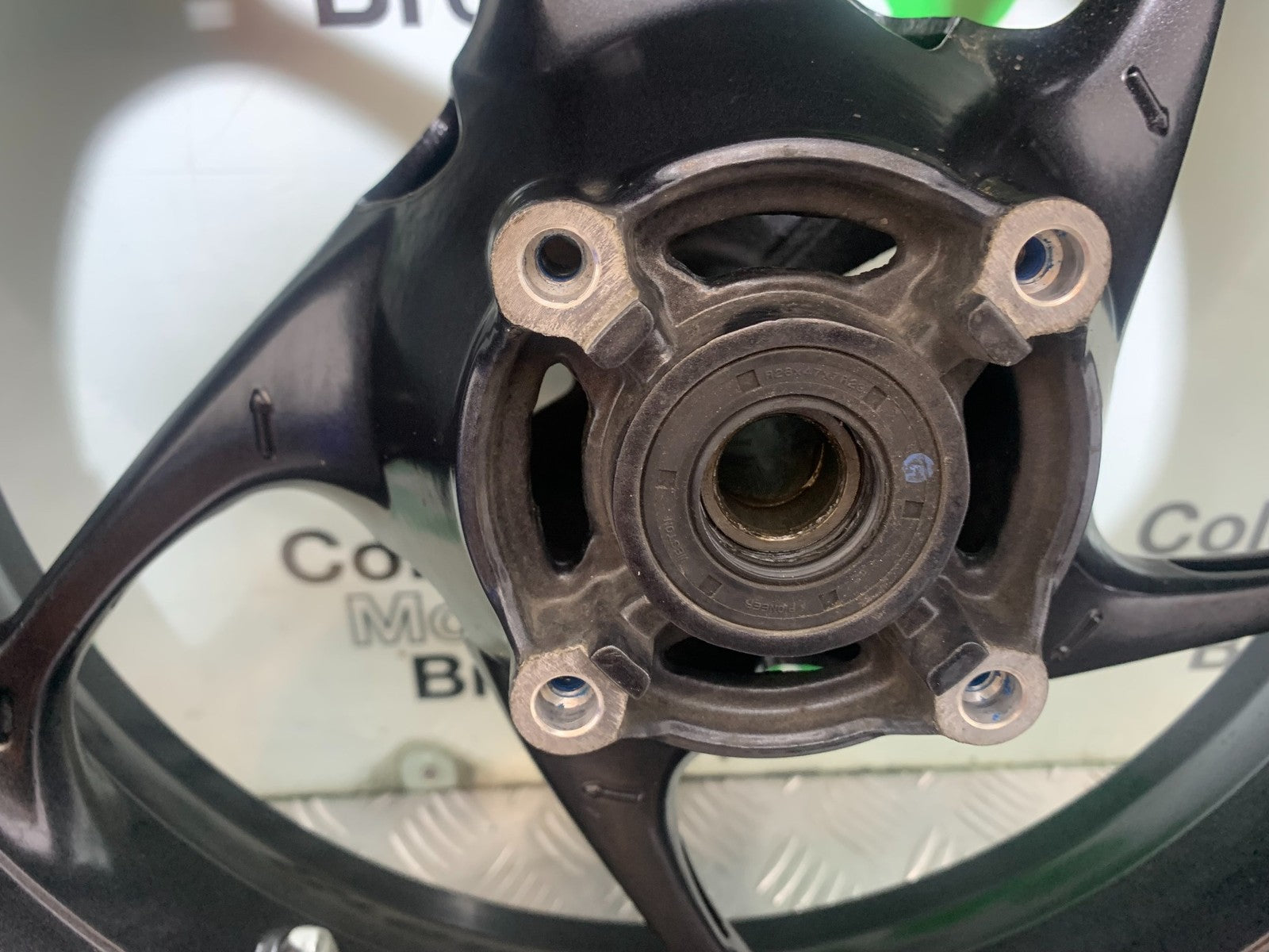 TRIUMPH 675 STREET TRIPLE REAR WHEEL  2013-2016 (CMB1186)
