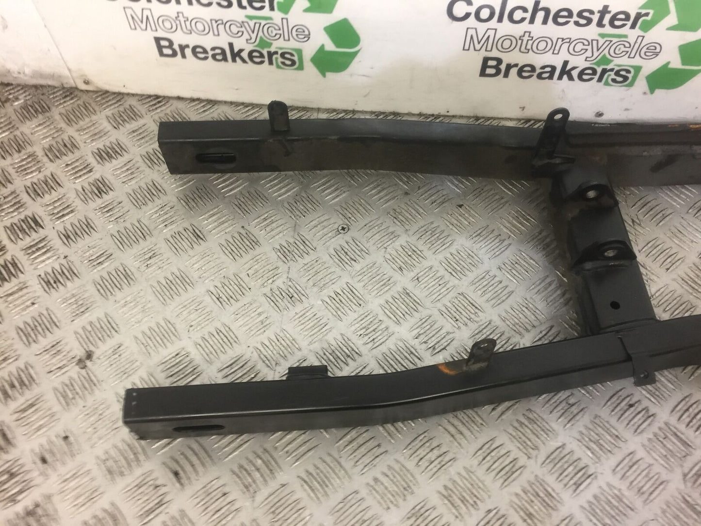 YAMAHA XJ6 XJ6-S SWINGARM  YEAR 2010 (STOCK 383)