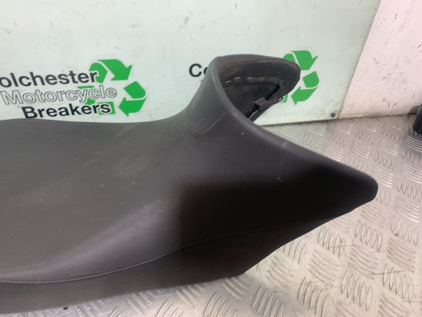 HONDA XL125 VARADERO SEAT   YEAR 2001-2006  (CMB1210)