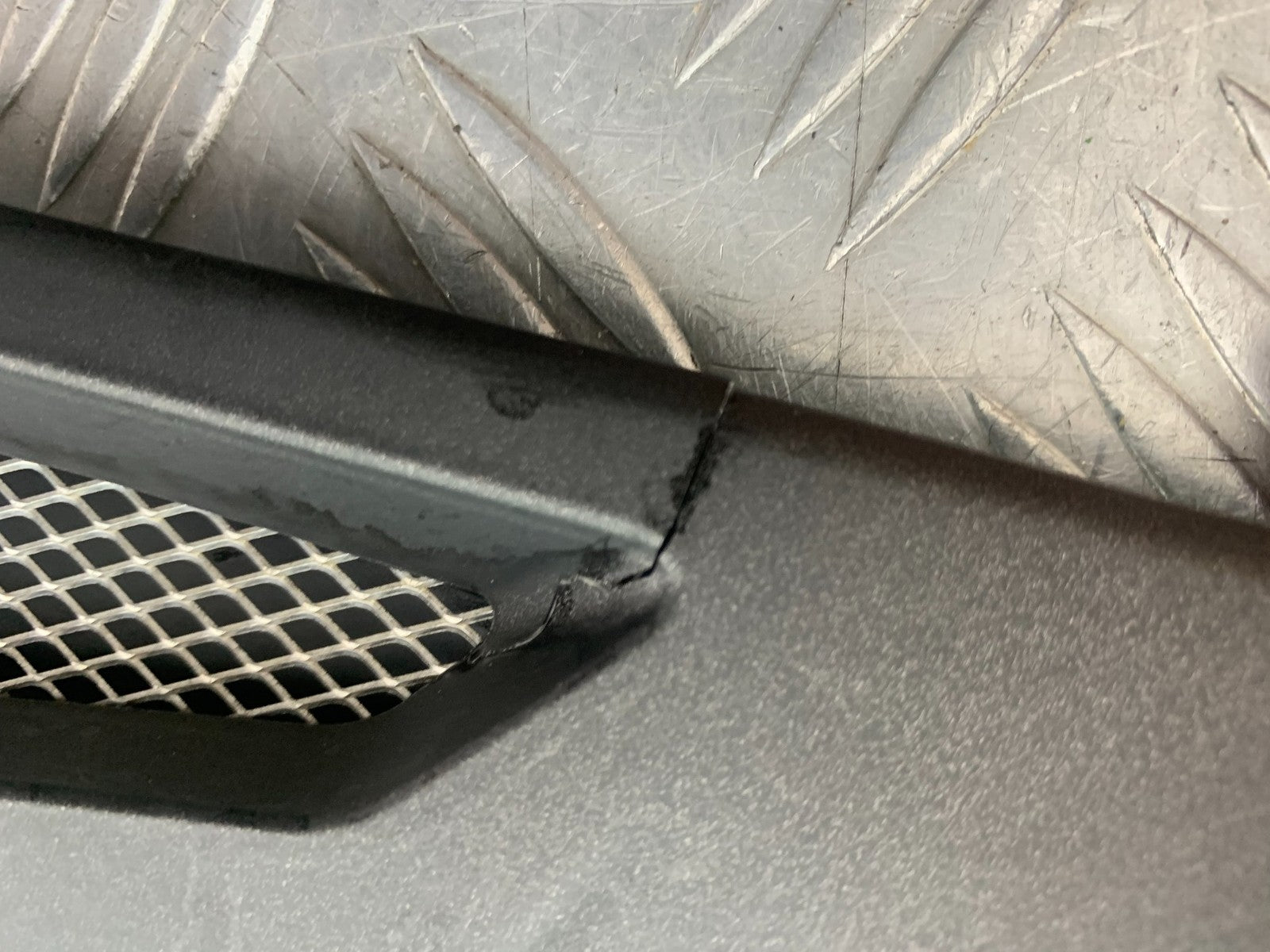 BENELLI BN125 BN 125 LEFT SEAT PANEL  YEAR 2018-2021 (CMB1194)