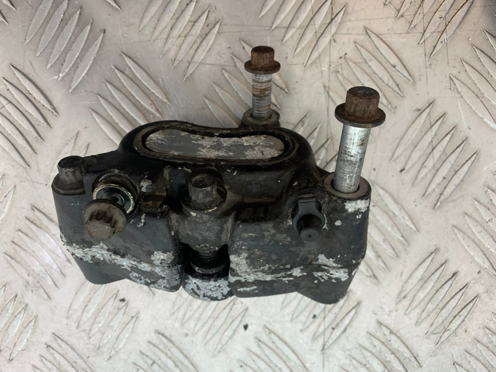 HARLEY DAVIDSON FXS BLACKLINE 1585 FRONT BRAKE CALIPER YEAR 2012 (CMB1147)