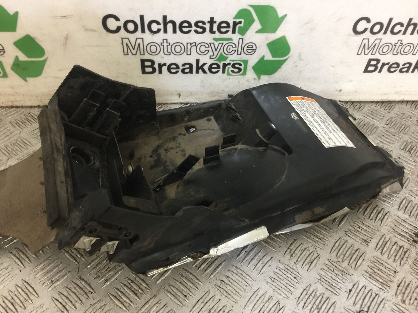 YAMAHA XT660 Z TENERE UNDERTRAY  YEAR 2012  (STOCK 661)