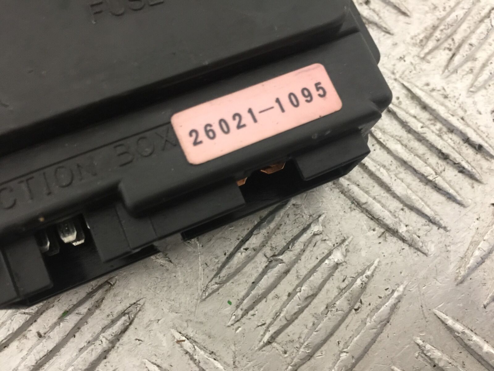 KAWASAKI ZX9R ZX9 E1 FUSE BOX  YEAR 2000 (STOCK 816)