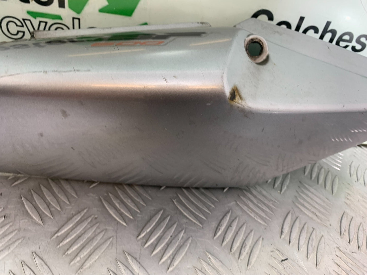 HONDA CBF600 CBF 600 RIGHT SEAT PANEL  YEAR 2004-07  (CMB1305)