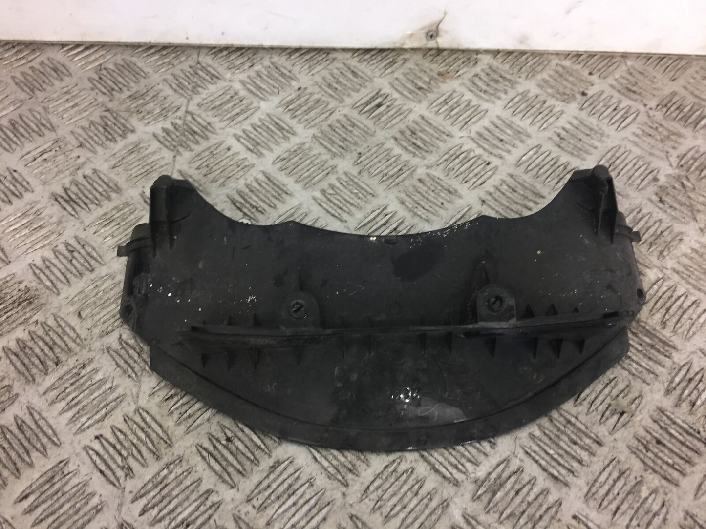 YAMAHA YZF600 YZF 600 THUNDERCAT LOWER INFILL PANEL   YEAR 1996