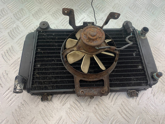 KAWASAKI GPZ600 GPZ 600 RADIATOR AND FAN  YEAR 1988-90 (CMB1258)