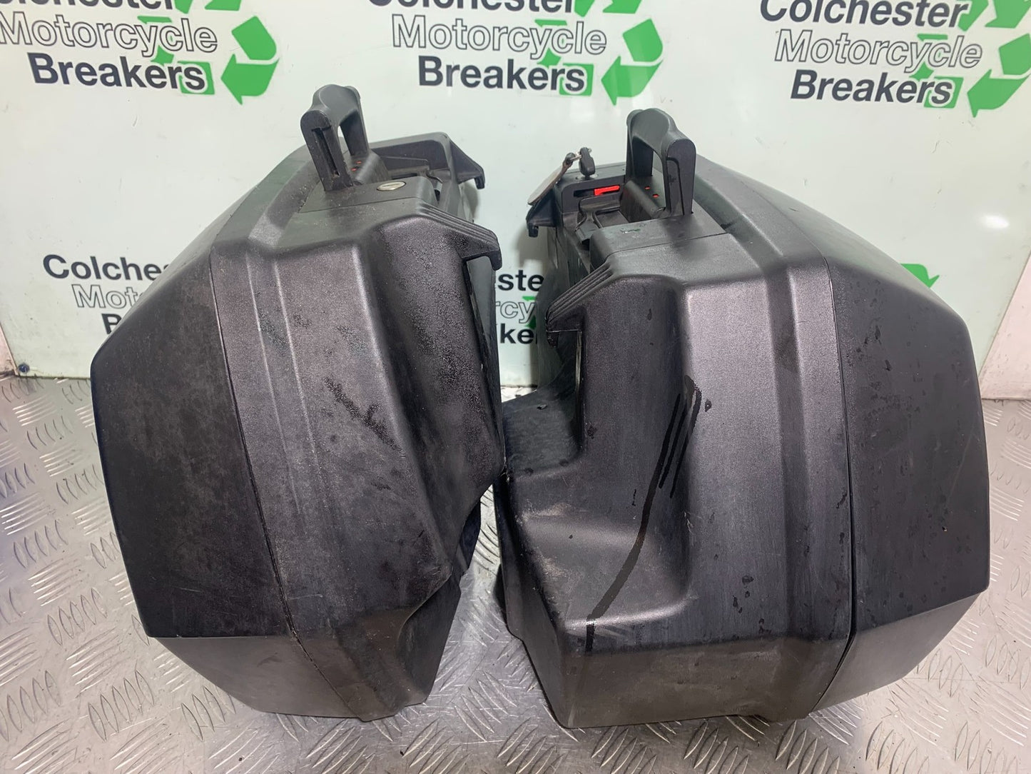 BMW R850 R R850R LEFT AND RIGHT PANNIERS  YEAR 1994-2002 (CMB1170)