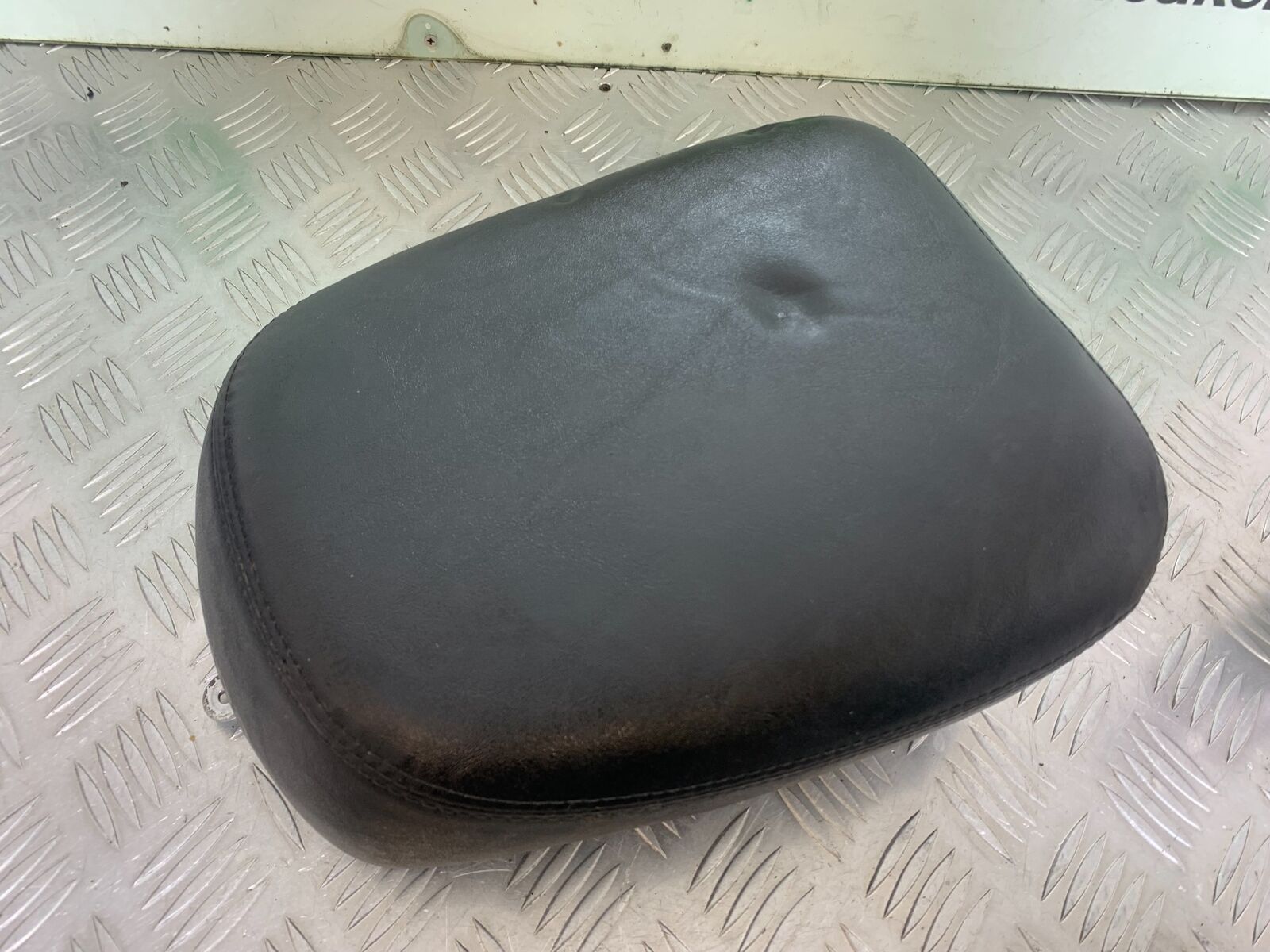 HONDA VT1100 C SHADOW SPIRIT REAR SEAT  2002-2003 (CMB1035)