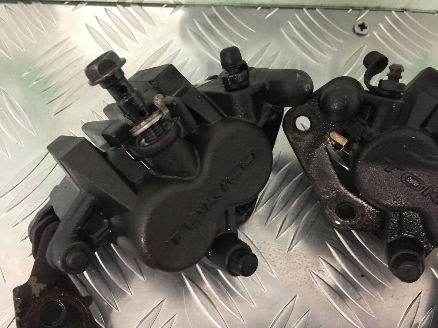 KAWASAKI ER6 N FRONT BRAKE CALIPERS  YEAR 2009-2011  (STOCK 928)