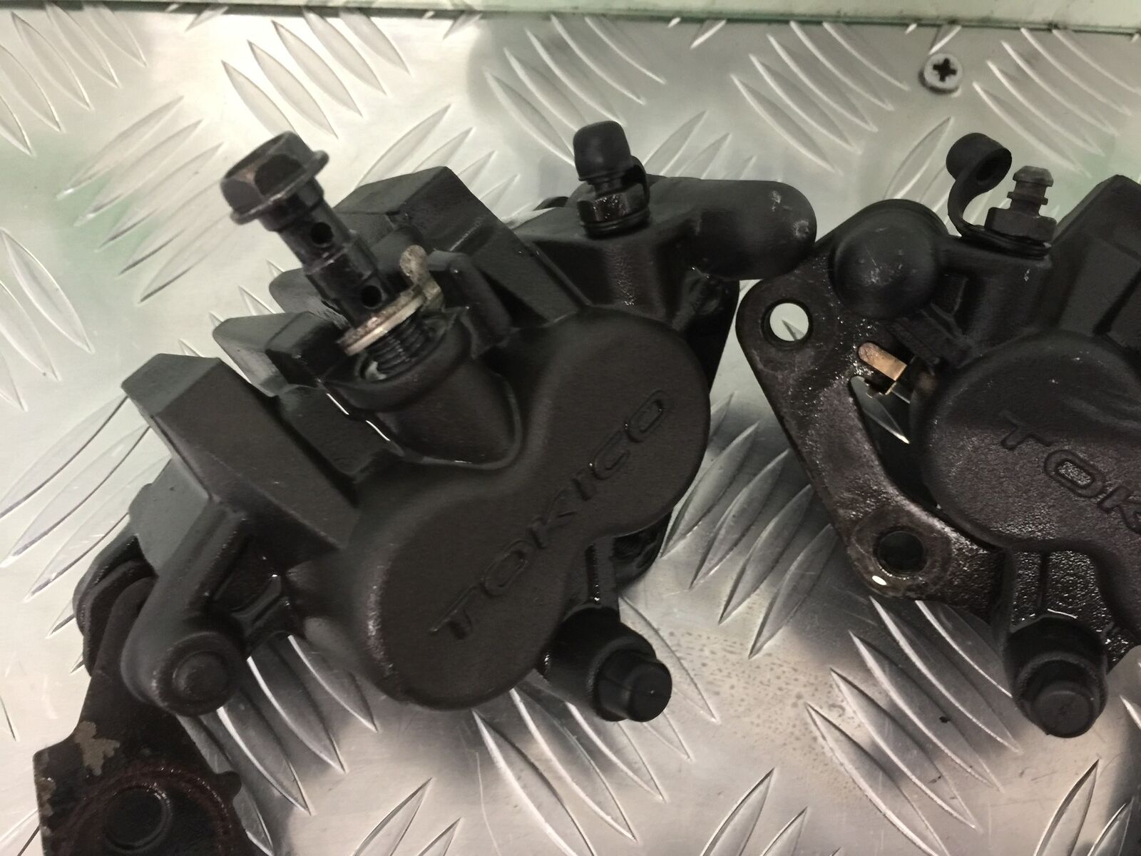 KAWASAKI ER6 N FRONT BRAKE CALIPERS  YEAR 2009-2011  (STOCK 928)