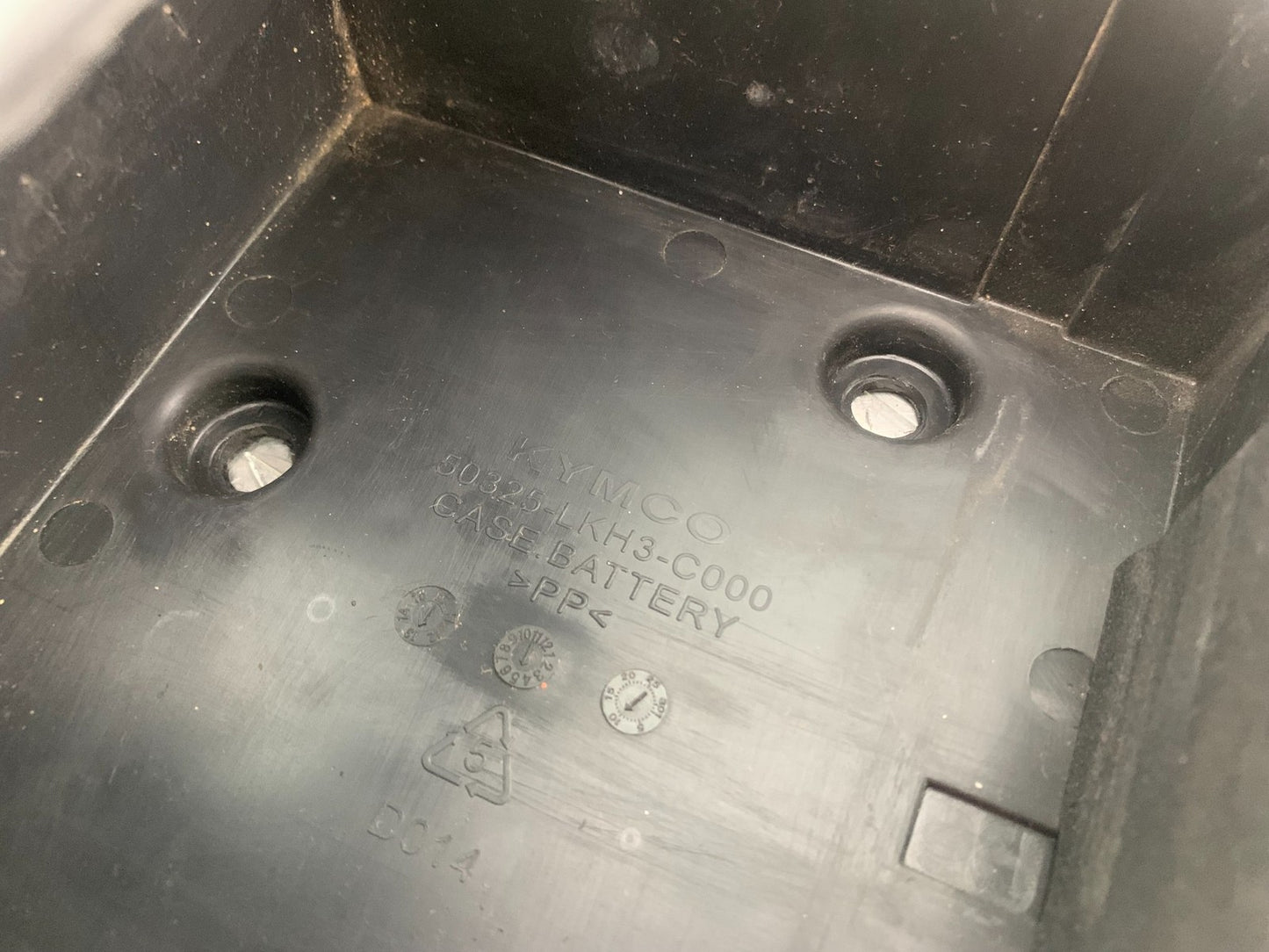 KYMCO CK1 125 BATTERY BOX TRAY YEAR 2014 - 2016 (CMB1181)