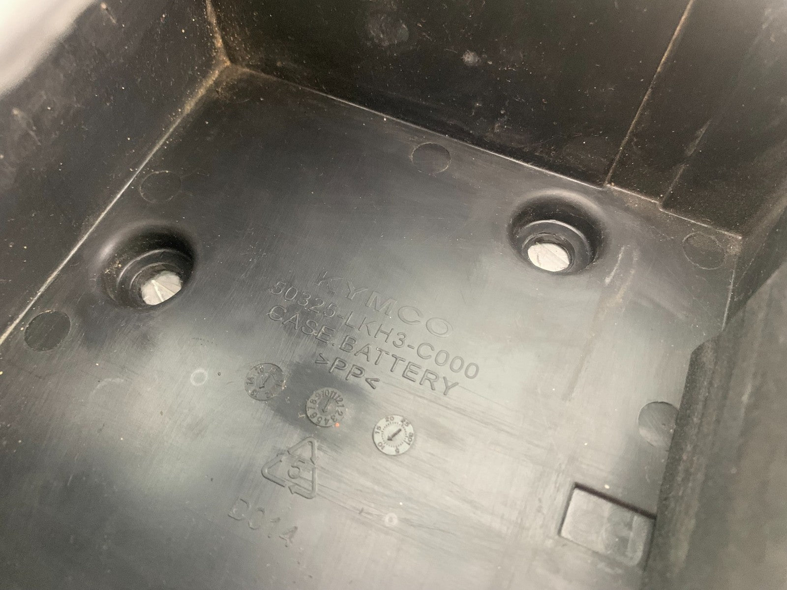 KYMCO CK1 125 BATTERY BOX TRAY YEAR 2014 - 2016 (CMB1181)