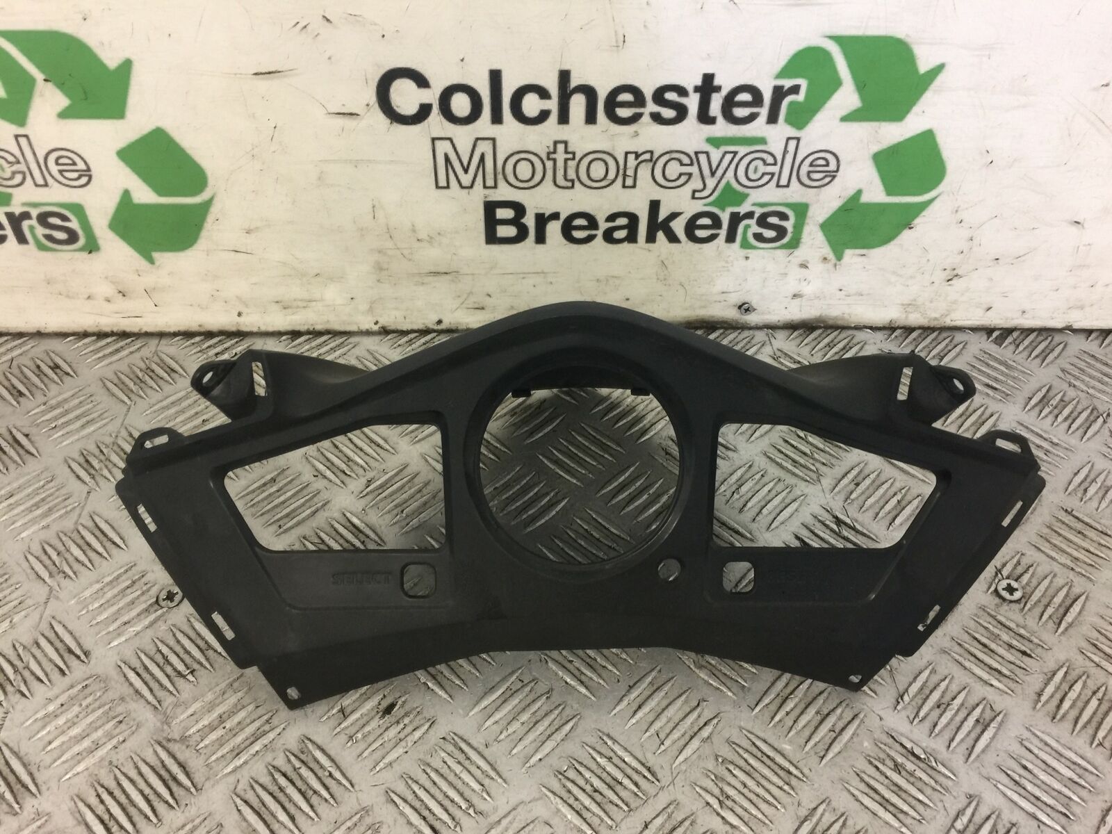 HONDA VFR800 V TEC SPEEDO SURROUND YEAR 2009-2013  (ABS) STOCK 576