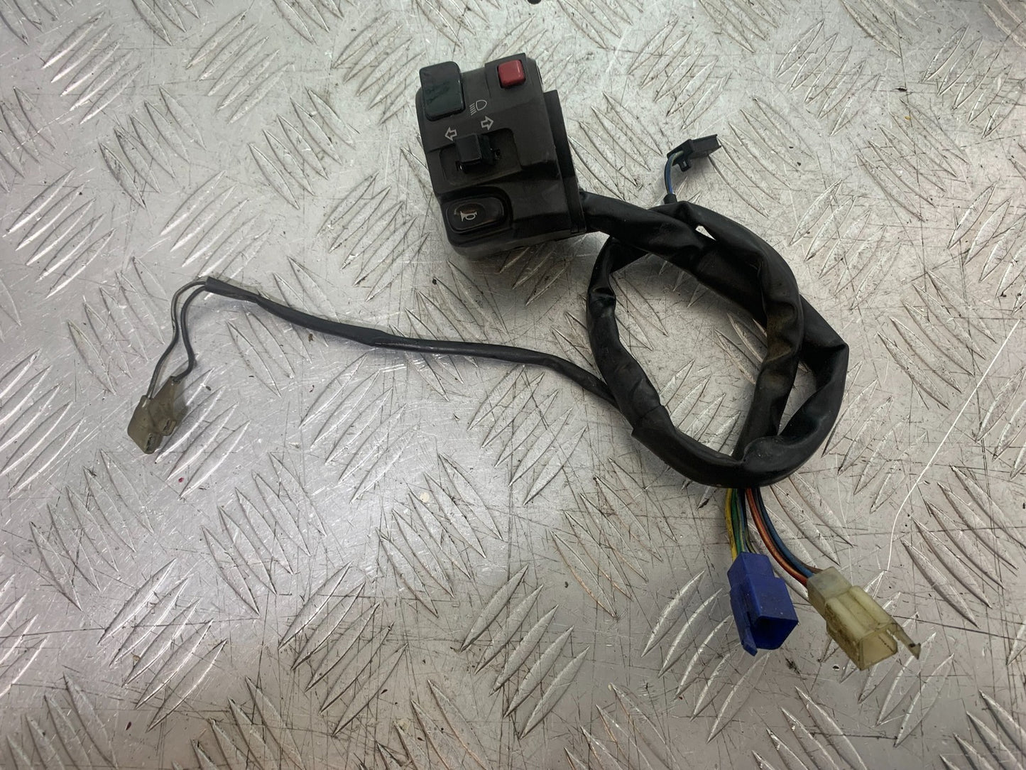 YAMAHA XJ900 XJ 900 DIVERSION LEFT SWITCH GEAR   YEAR 1994-2002(CMB1292)
