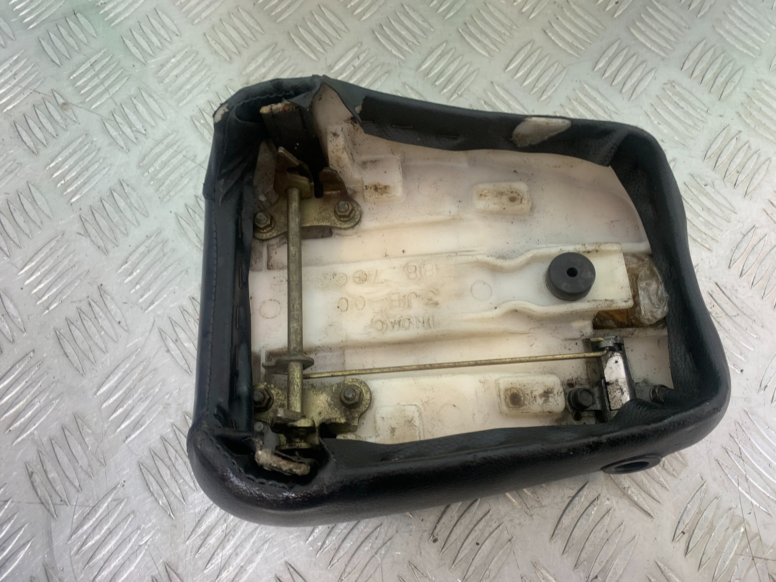 YAMAHA XV535 XV 535 VIRAGO REAR SEAT   YEAR 1994-02 (CMB1162)