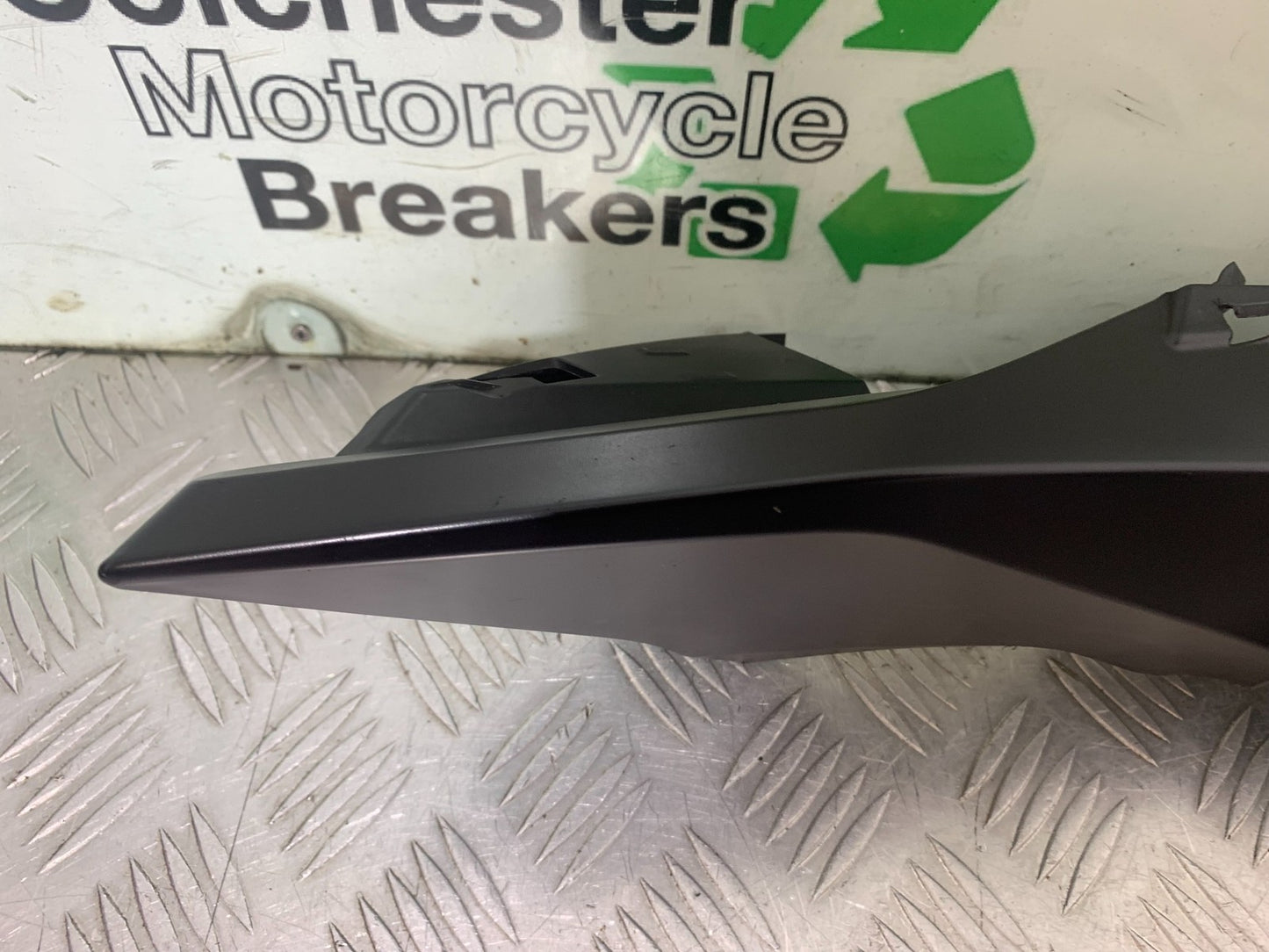 KTM 1290 SUPER DUKE R RIGHT TOP INFILL PANEL  YEAR 2020-2024 (CMB1272)