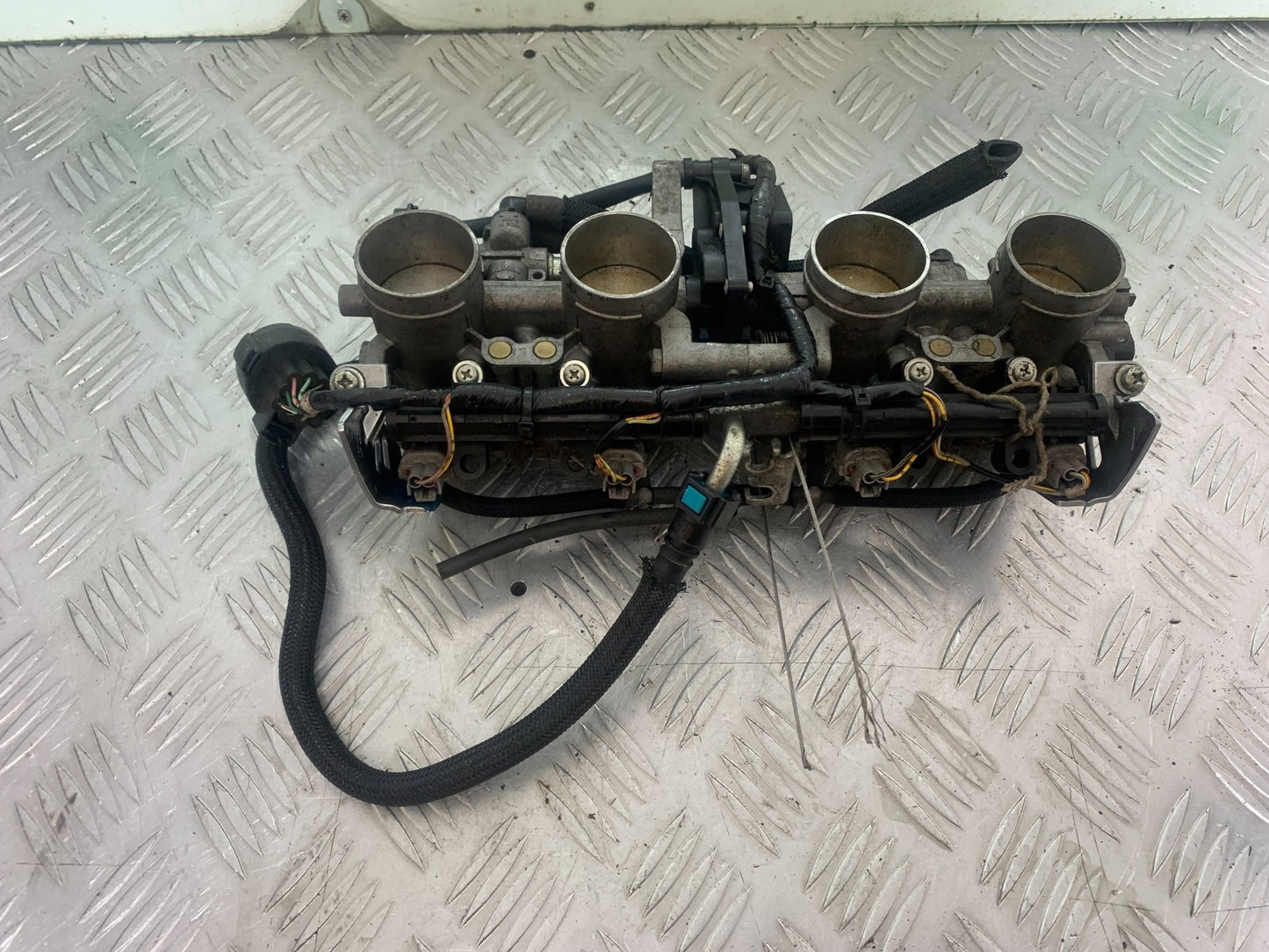 SUZUKI GSF650 GSF 650 THROTTLE BODIES  YEAR 2007-2009  (CMB1161)