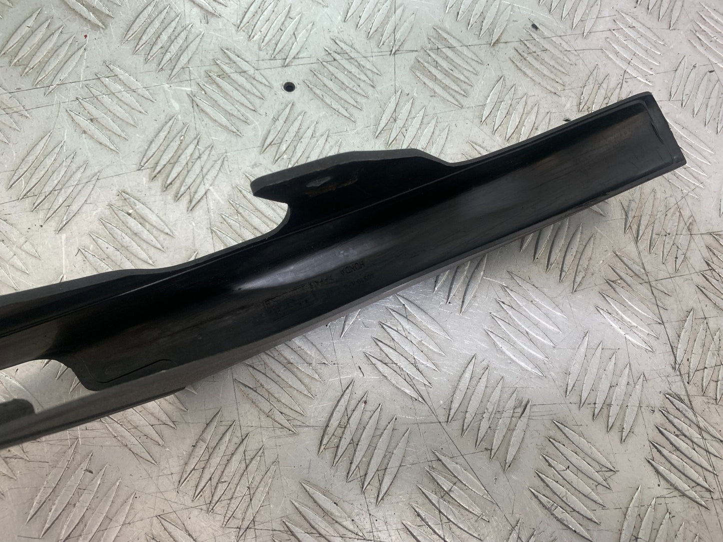 HONDA XL125 VARADERO CHAIN GUARD  YEAR 2001-2006  (CMB1210)
