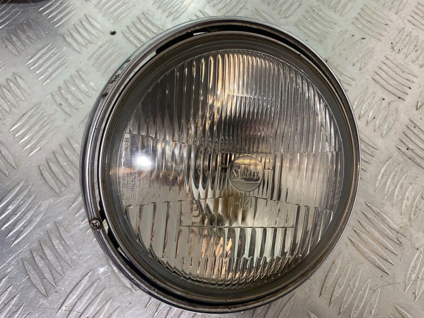 KAWASAKI Z750 ZR750 ZR-7S HEADLIGHT   YEAR 1999-05 (CMB1135)