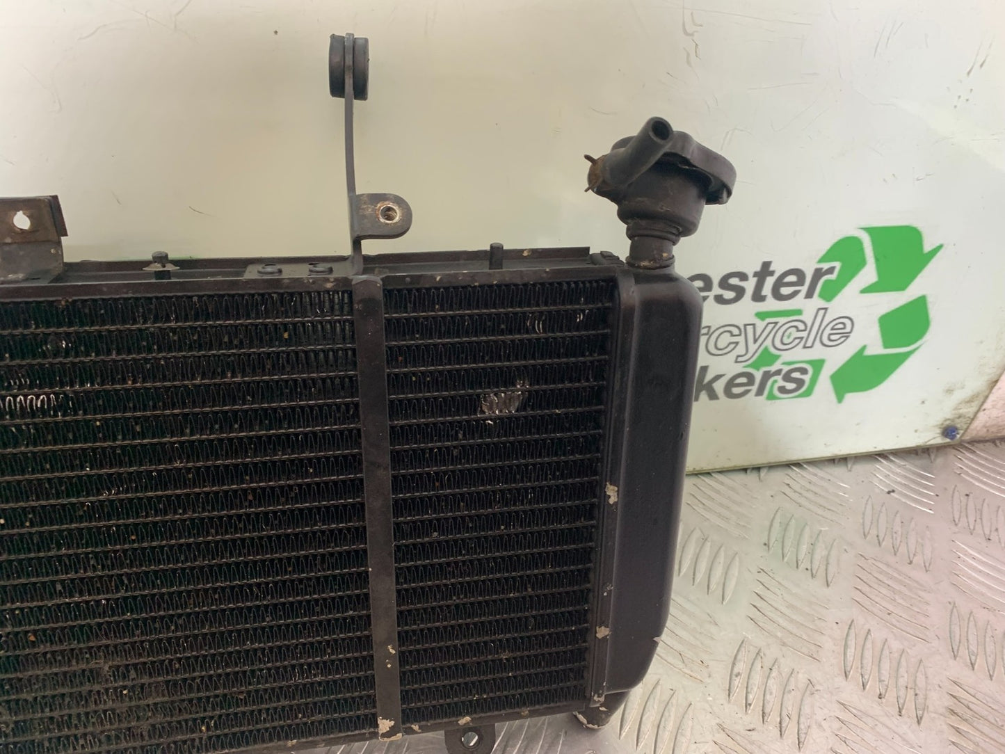 TRIUMPH 1050 SPRINT ST RADIATOR  2003-2011 (CMB1285)