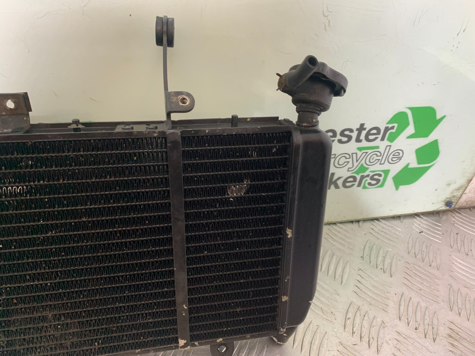 TRIUMPH 1050 SPRINT ST RADIATOR  2003-2011 (CMB1285)